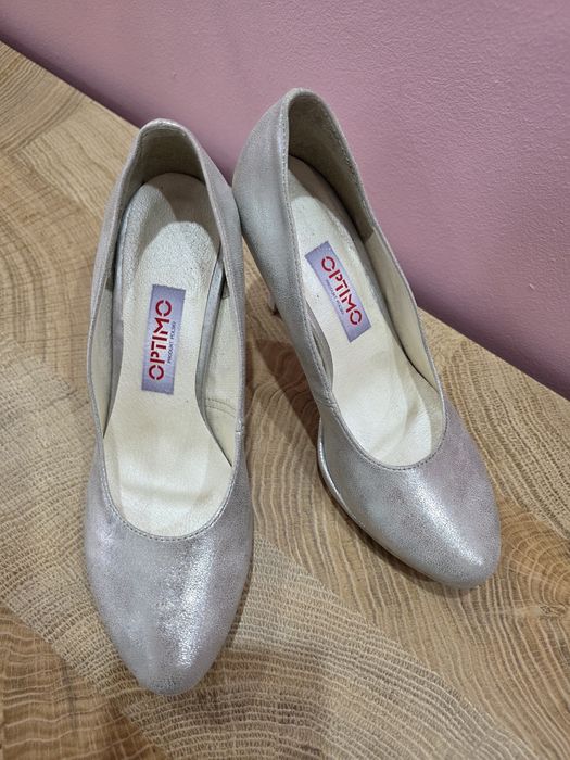 Buty srebrne na obcasie pełne Optimo 36