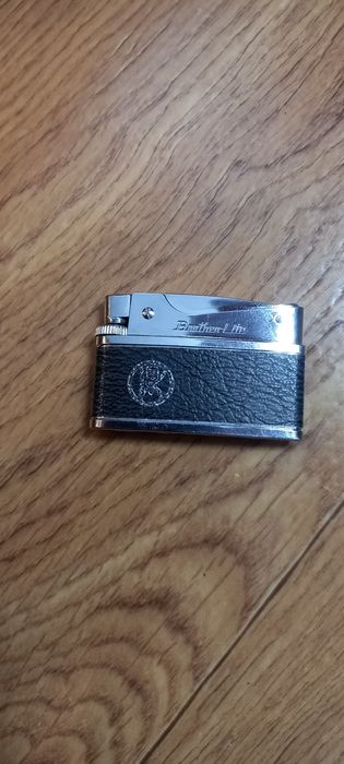 Зажигалка газова.