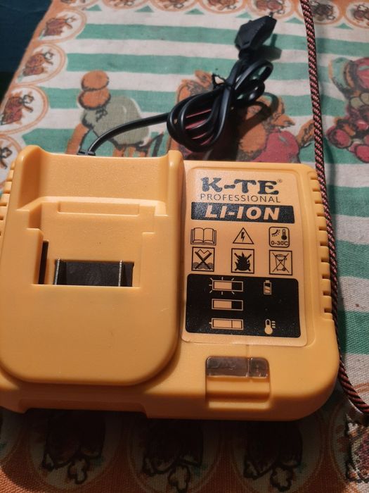 Продам зарядное для шуруповерта