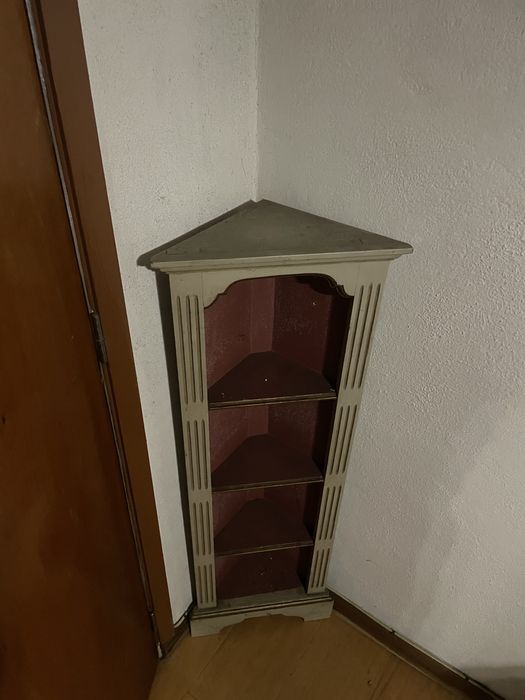 Estante de canto antiga em madeira