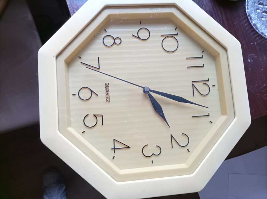 zegar ścienny Quartz