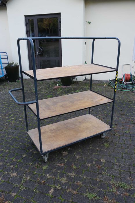 Wózek wielopoziomowy