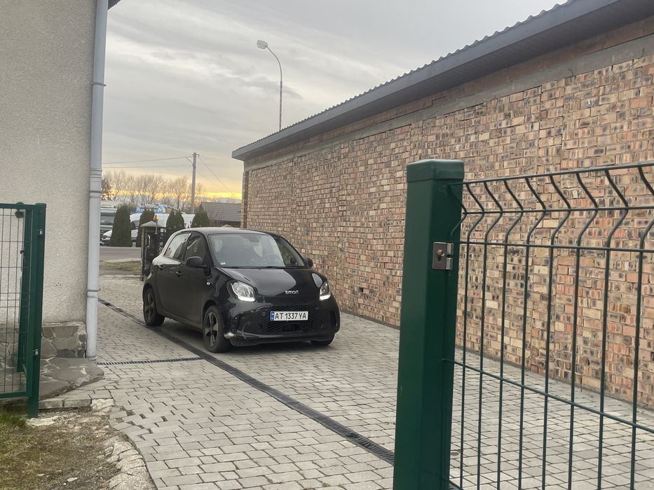 Продам .Склад.Ангаг.магазин.Комерційне приміщеня .