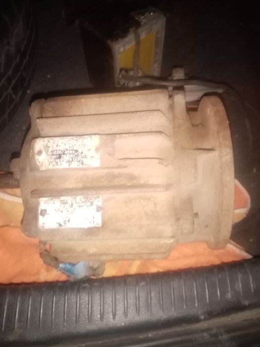 Електродвигун 0.6кв 1300 об