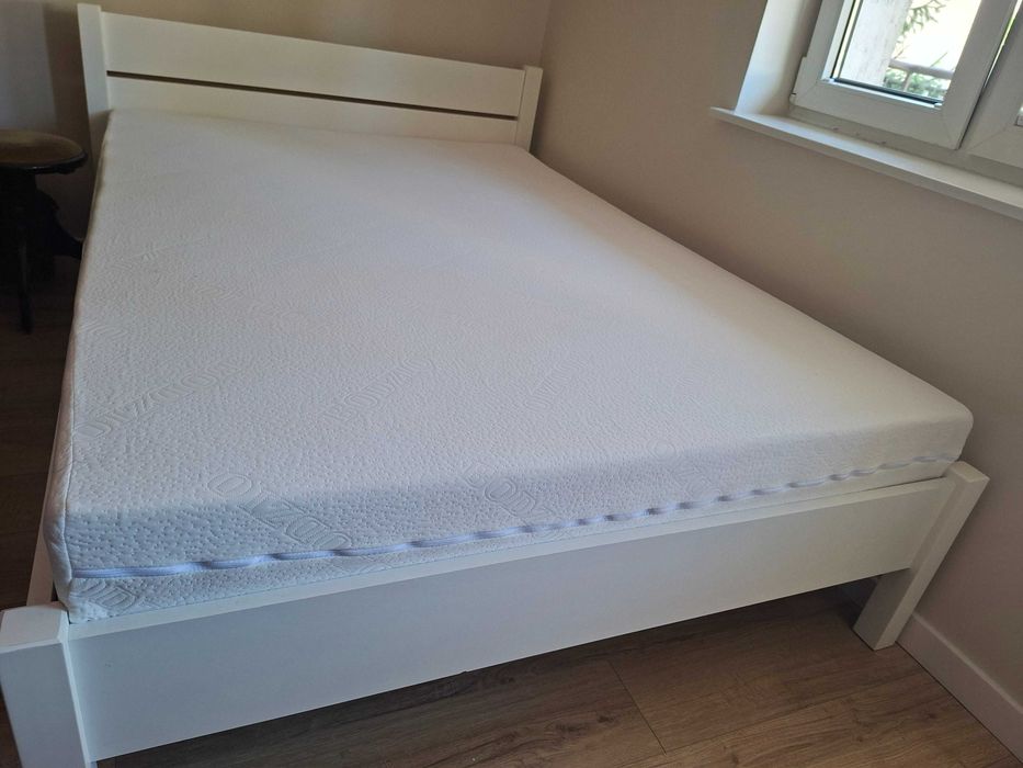 Materac 140x200 jak nowy