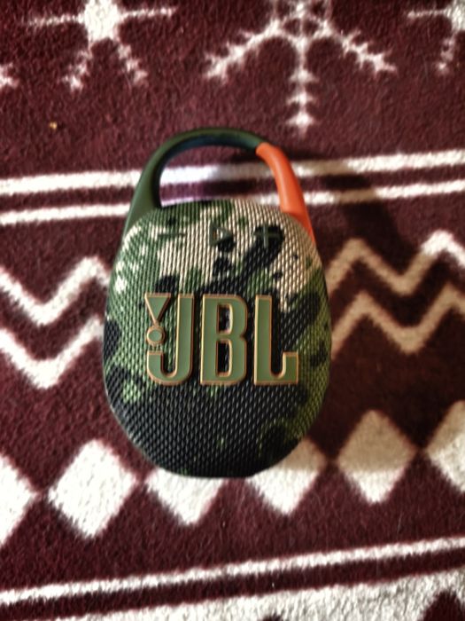 JBL clip 5 продам в хорошем состоянии