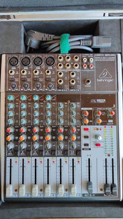Mesa Mistura Audio - Behringer - Xenix 1204USB