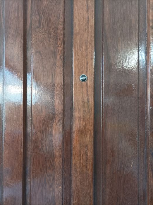 Porta em Madeira Maciça