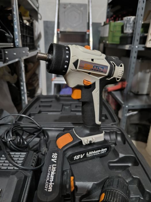 Aparafusadora e rebarbadora Dexter