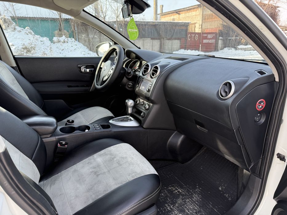 Nissan Qashqai 2011 року 2.0 Бензин Автомат