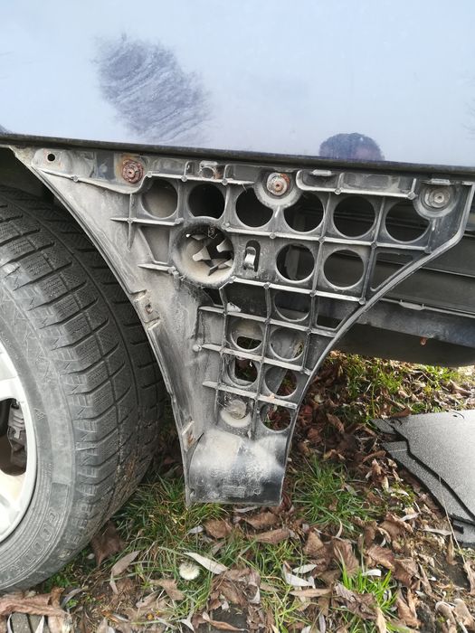 Ślizg zderzaka tylnego bmw e60 sedan lewy prawy
