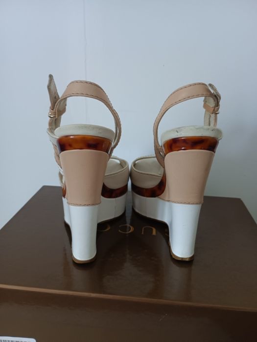 Sandálias altas Gucci