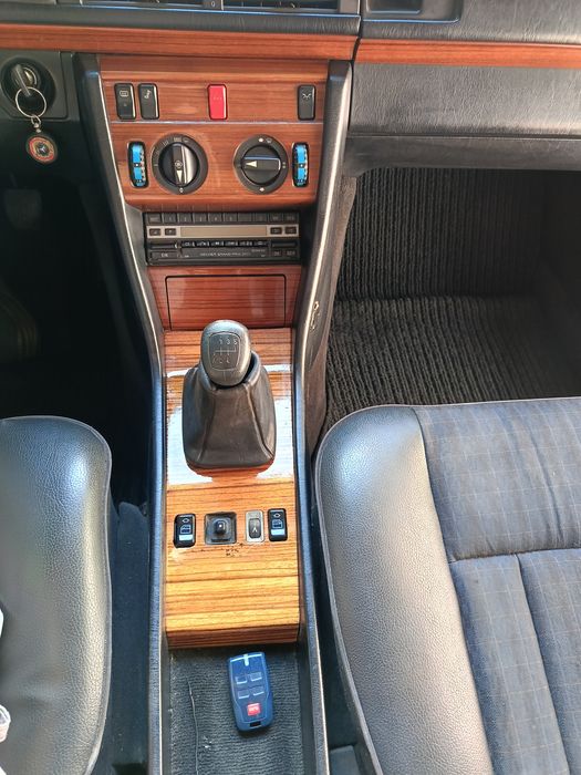 Mercedes Benz w124 200D — photo 3