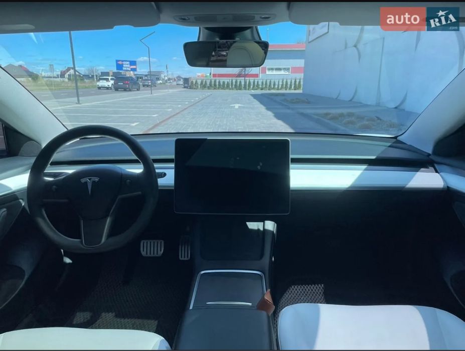 Tesla Model 3 2023