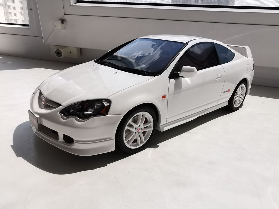 Модели 1:18 OttOmobile 4 шт цены разные