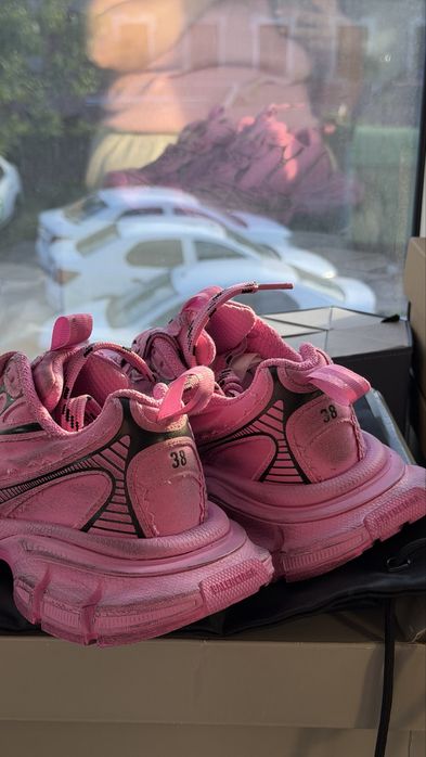 Balenciaga pink