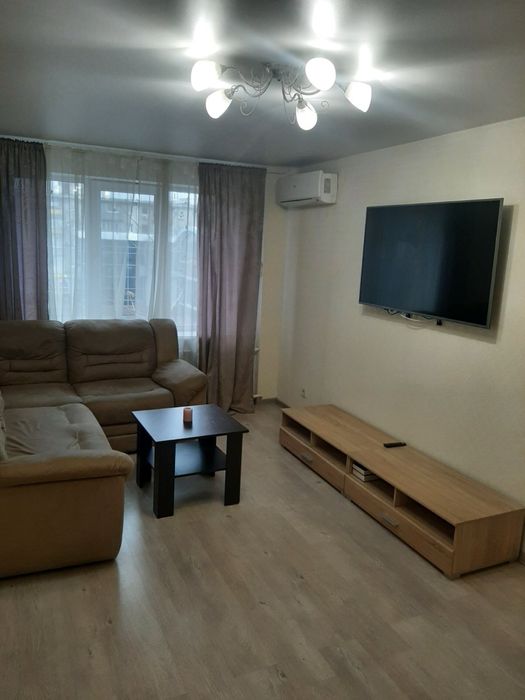 Здаєтьсяw в оренду простора 3-кімнатна квартира