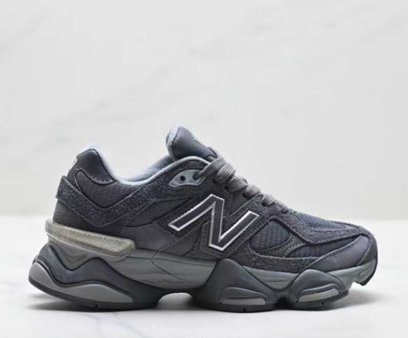 New Balance NB 9060 R.43