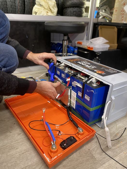 Ремонт інверторів та джерел безперебійного живлення (ДБЖ):