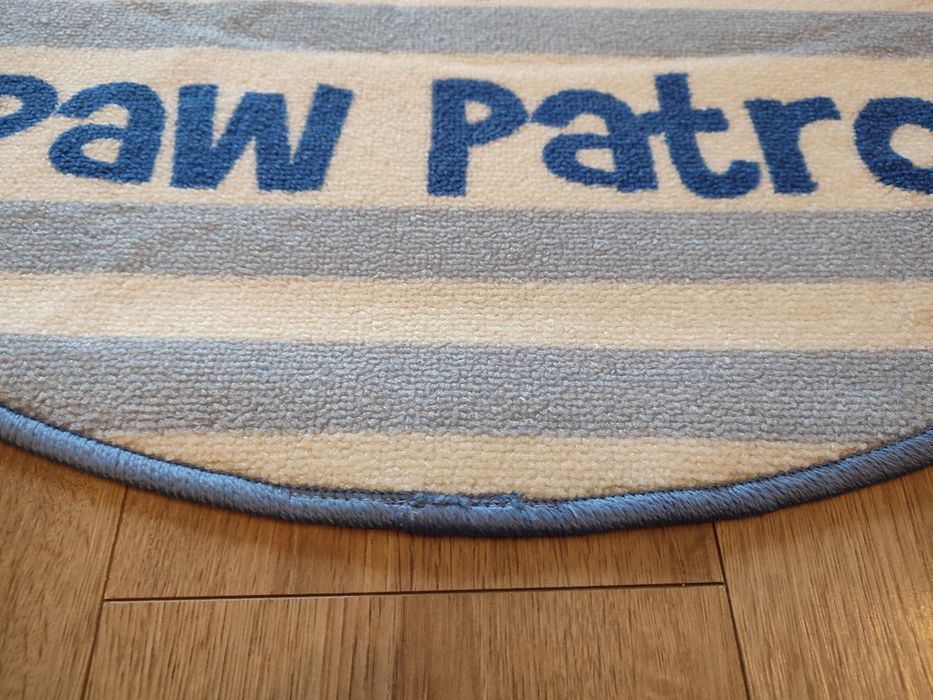 Nowy dywan dziecięcy antypoślizgowy Psi Patrol Chase 90cm