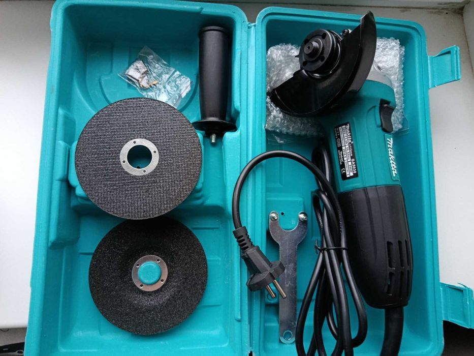 Компактна електрична КШМ (Болгарка) GA 5030 в переносному кейсі