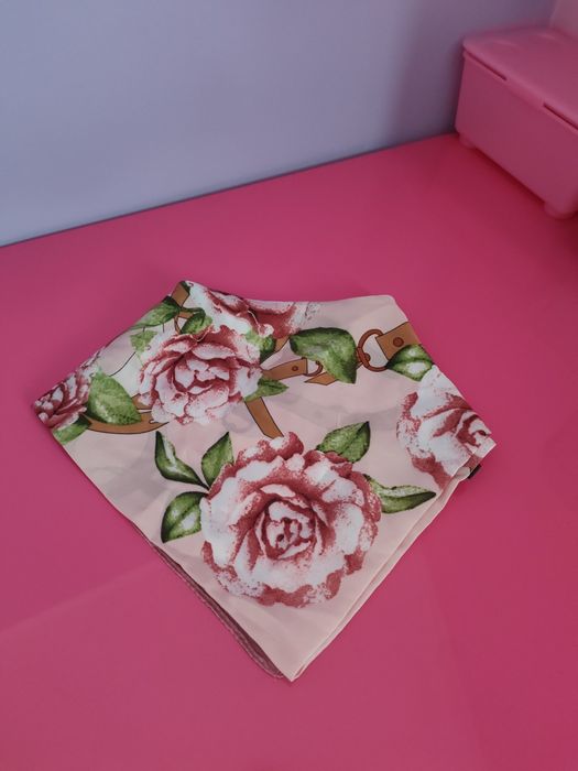 Cudna kolorowa apaszka 70x70