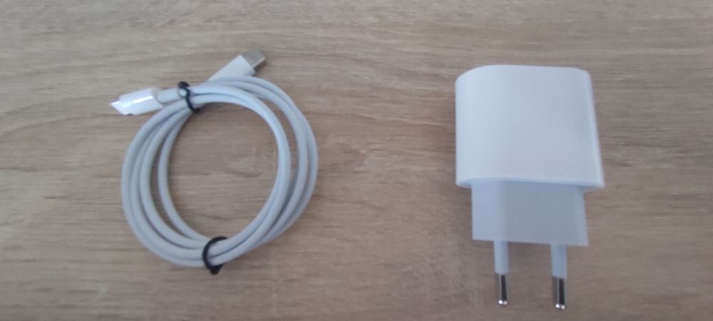 Sprzedam iPhone 11 w stanie bardzo dobrym nowa ładowarka