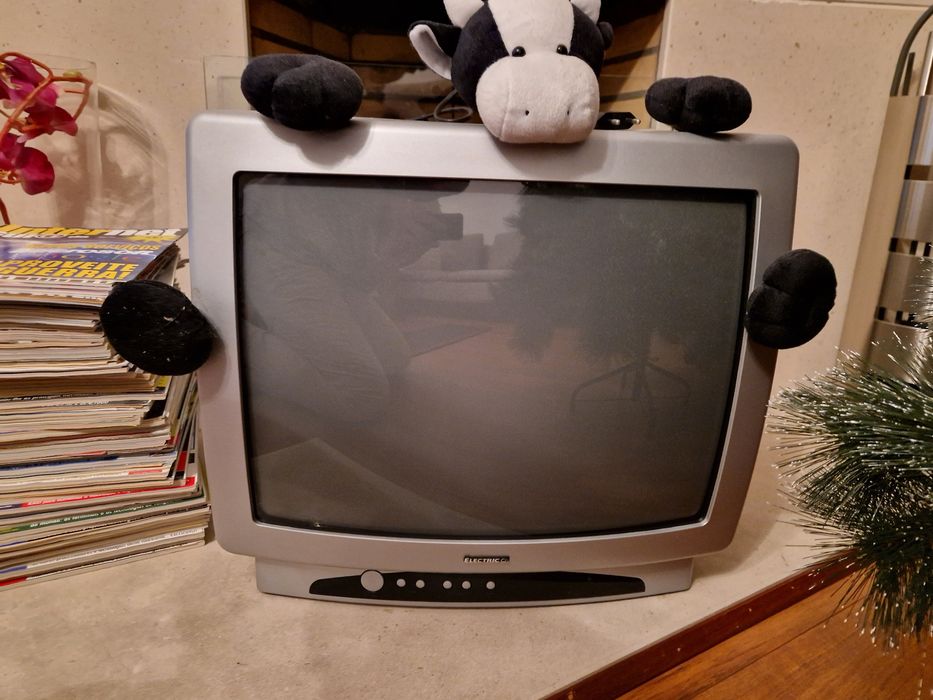 TV CRT 55cm diagonal