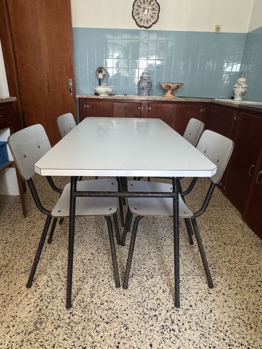 Conjunto de mesas e cadeiras - azul