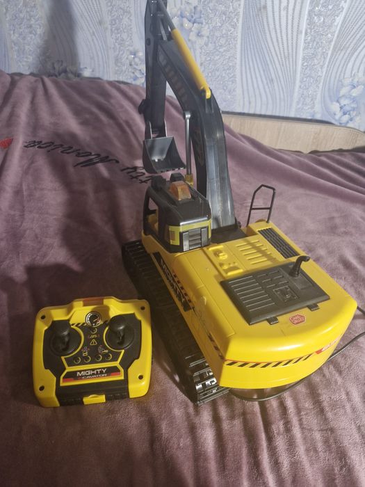 Іграшковий екскалатор на пульту.