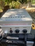 Robô de limpeza profissional KeelCrab para manutenção de iates e barco