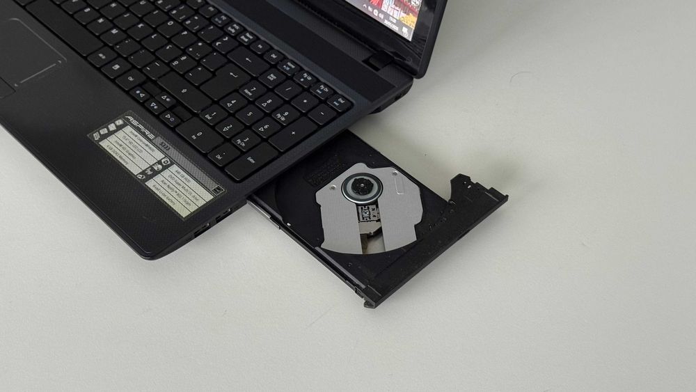 Portátil ACER Aspire 5333 - (Windows 10 Pro)