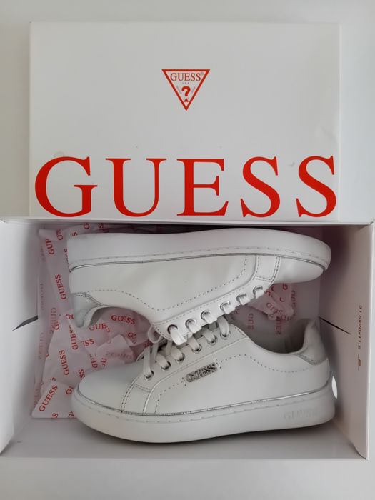 Snakersy niskie Guess rozmiar 37 biały srebrny