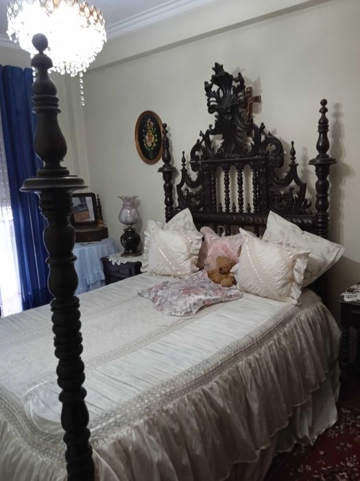 MOVEIS ANTIGOS-madeira de castanho