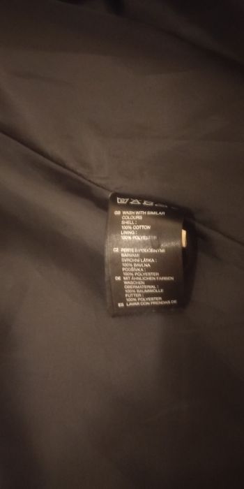 Piękny! Czarny rozkloszowany płaszcz h&m