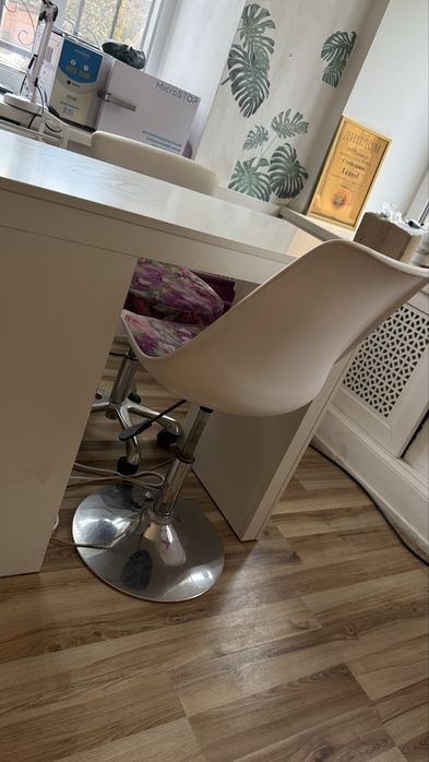 Стол для манікюру