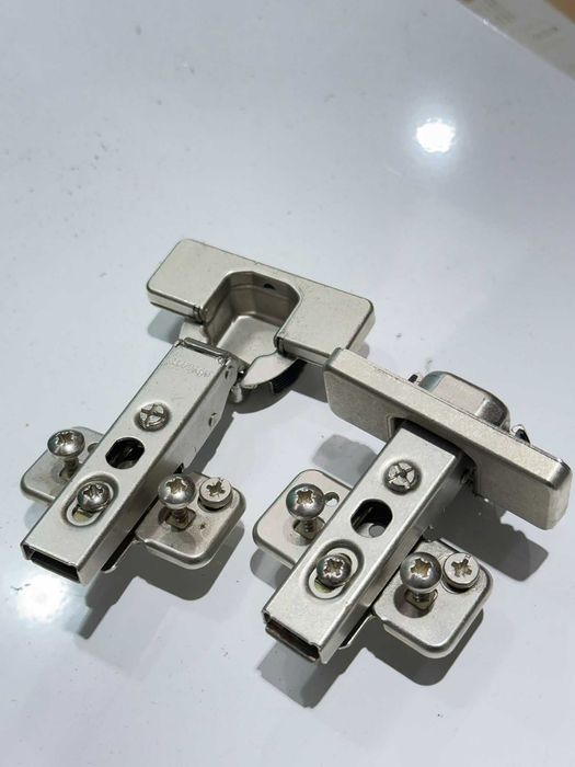 Dobradiças Armário de Cozinha