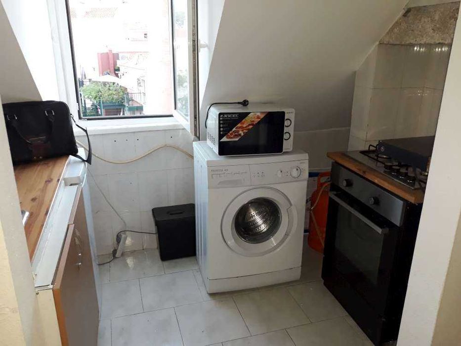 T-2 Duplex,mobilado, equipad+pátio. Alfama,CENTRO Lisboa.Só renda+caução