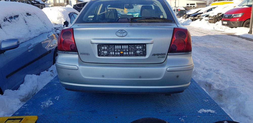 Toyota Avensis T25 błotnik klapa drzwi lewe prawe przód ty 1C0