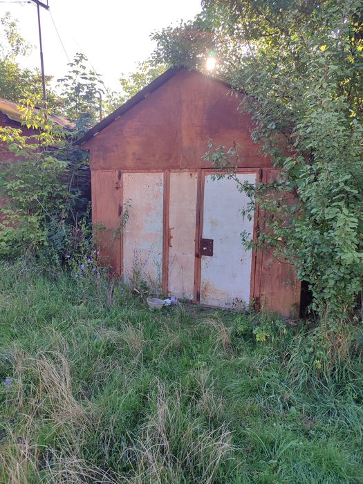 Гараж  в місті  Чоп