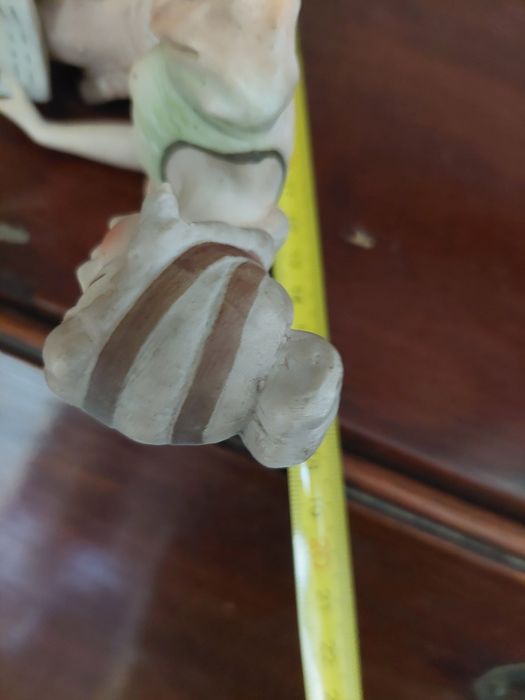 Rara escultura em porcelana europeia