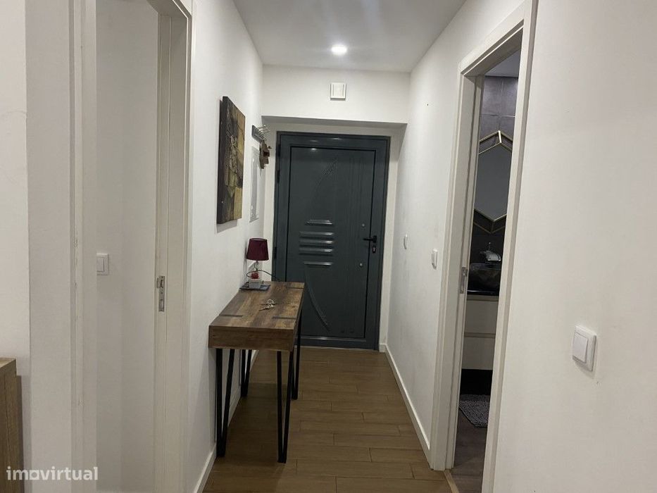 Moradia em Banda com 2 Suites e 1 quarto, com Logradouro