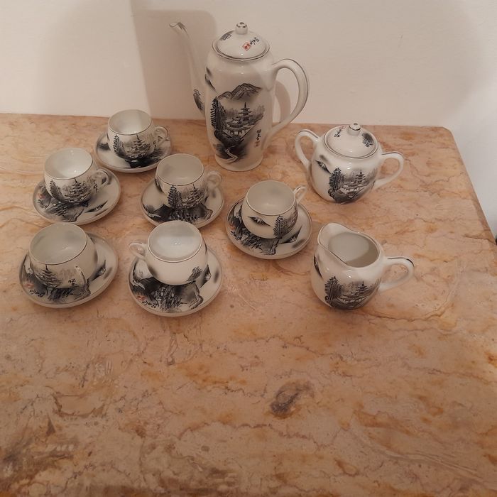 Serviço de café casca de ovo.