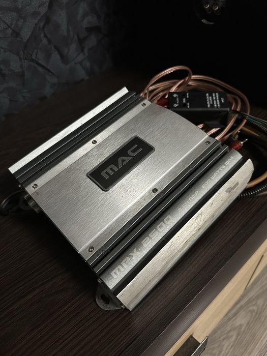 Корпусний сабвуфер Alpine SBG-1224BP з посилювачем і проводкою