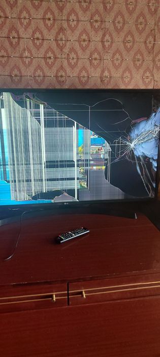 Продам телевизор. LG на запчасти.