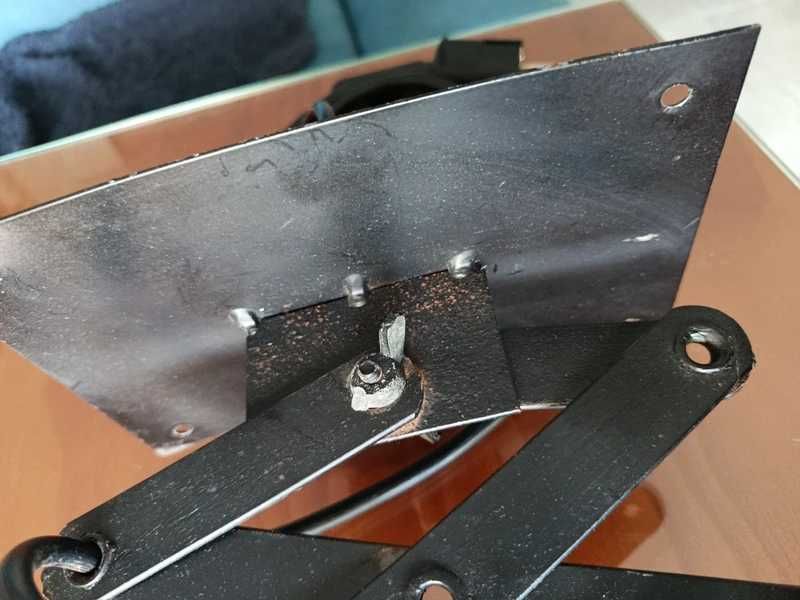 Candeeiro de parede articulado estiloso