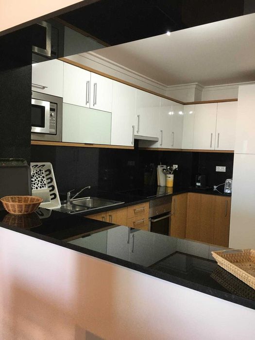 Alugo T2  com garagem monte gordo