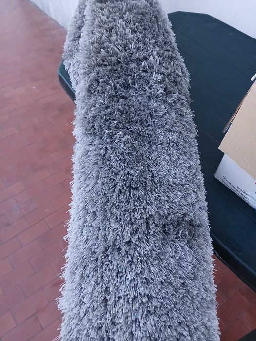 Alcatifa  cinza como