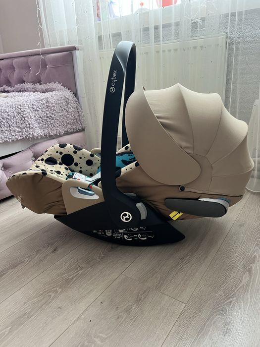 Автокрісло Cybex Cloud T i-Size, by Karolina Kurkova One Love