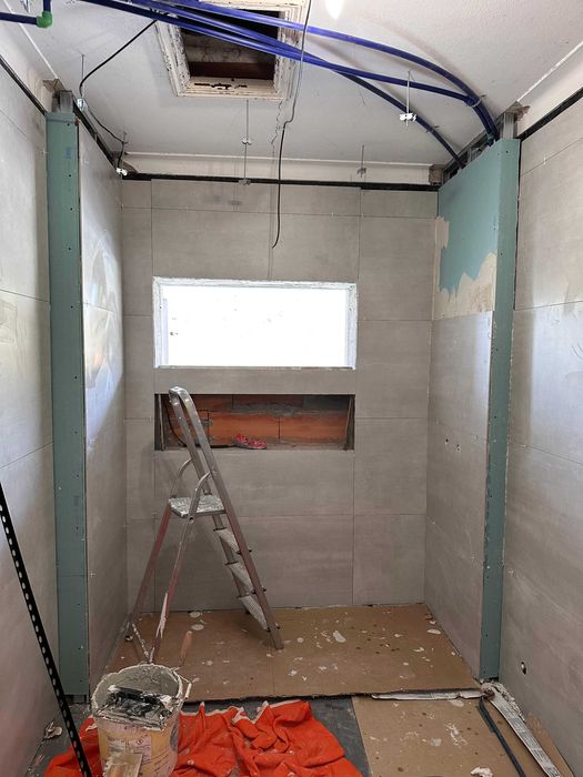 Obras em casas: canalização, eletricidade, pladur